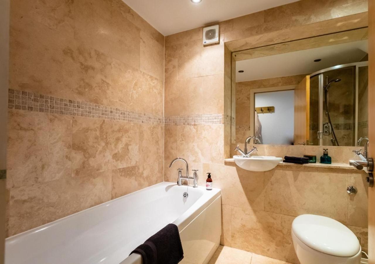 Lux Duplex Apartment 19Th Century Chapel Wakefield Centre Luaran gambar