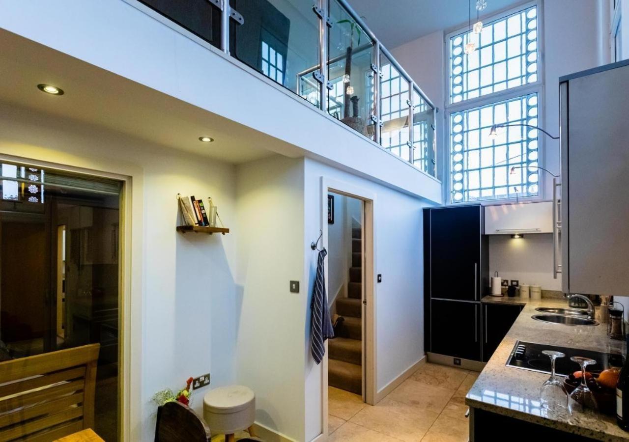 Lux Duplex Apartment 19Th Century Chapel Wakefield Centre Luaran gambar
